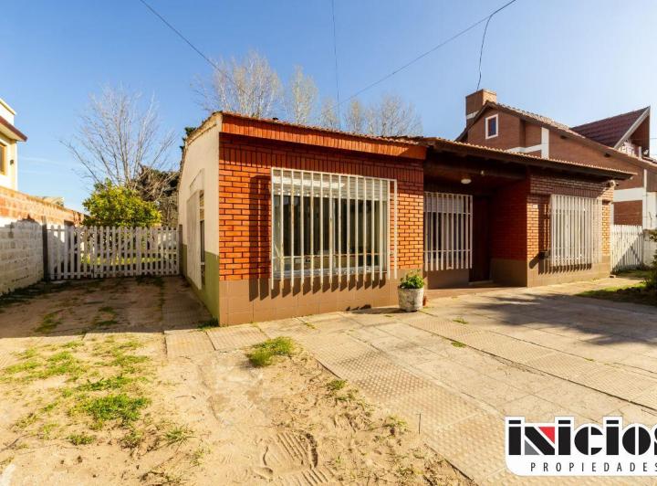 Casa · 100m² · 4 Ambientes · 1 Cochera