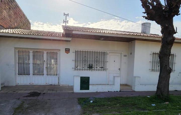 Casa · 90m² · 3 Ambientes · 1 Cochera