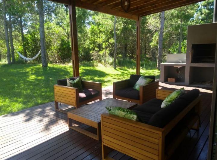 Casa · 250m² · 5 Ambientes · 2 Cocheras