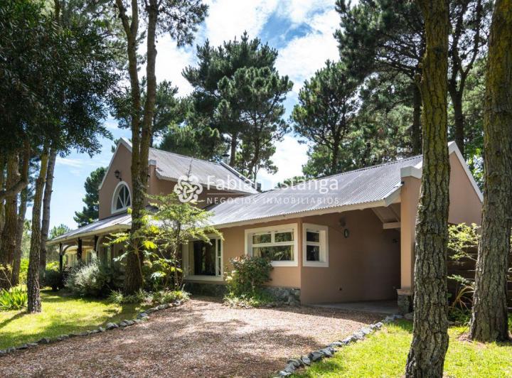 Casa · 150m² · 3 Ambientes · 1 Cochera