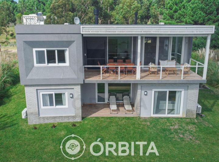 Casa · 203m² · 5 Ambientes