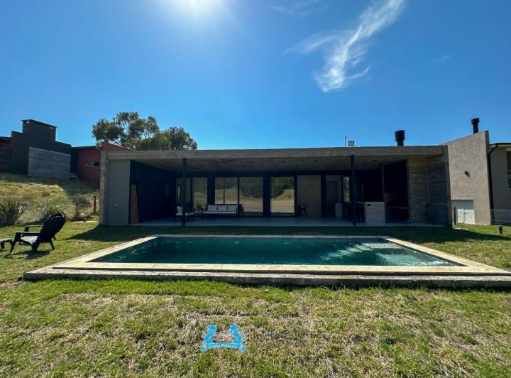 Casa · 207m² · 6 Ambientes · 1 Cochera