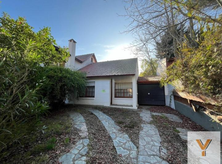 Casa · 288m² · 5 Ambientes · 2 Cocheras