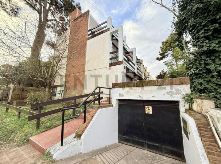 Casa · 90m² · 4 Ambientes · 1 Cochera