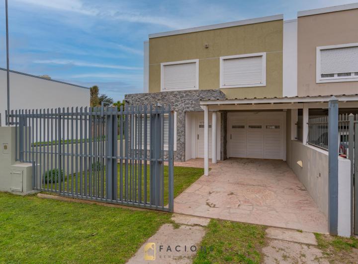 Casa · 130m² · 4 Ambientes · 2 Cocheras