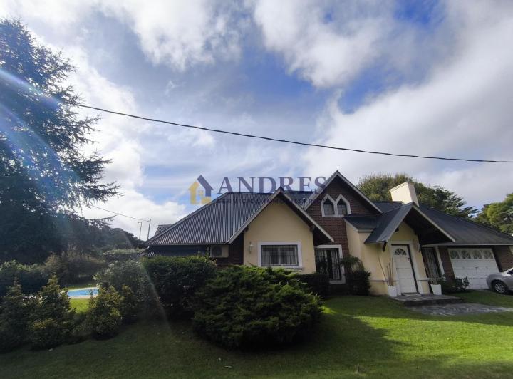 Casa · 130m² · 4 Ambientes · 1 Cochera