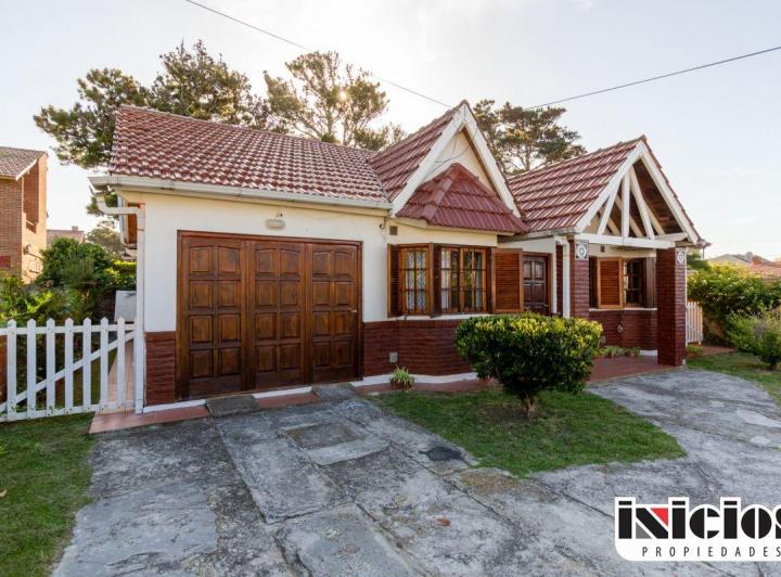 Casa · 1m² · 3 Ambientes · 1 Cochera