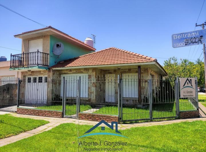 Casa · 95m² · 4 Ambientes · 2 Cocheras