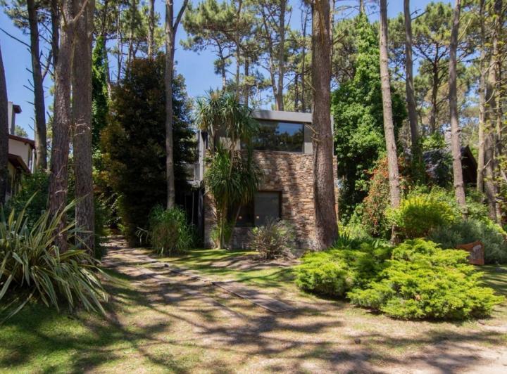 Casa · 237m² · 5 Ambientes · 1 Cochera