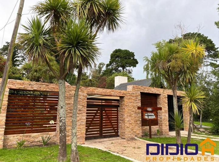 Casa · 163m² · 4 Ambientes · 1 Cochera