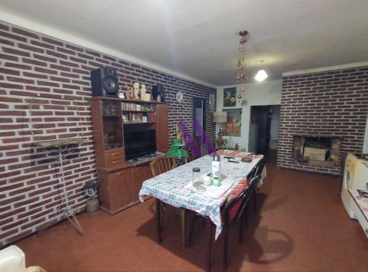Casa · 200m² · 5 Ambientes