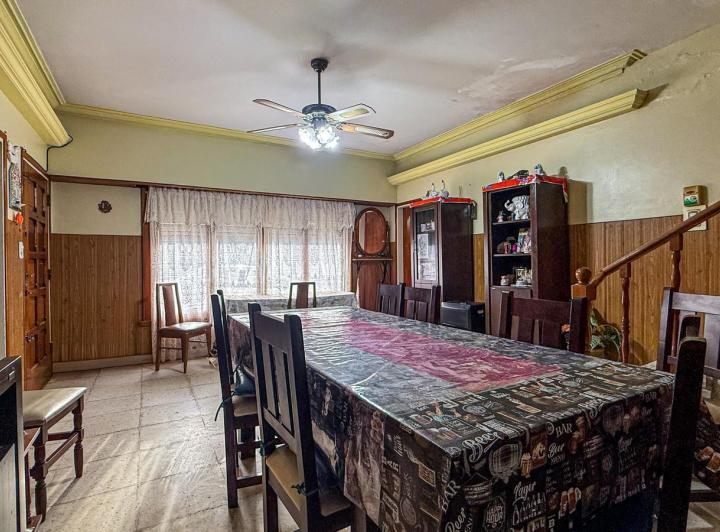 Casa · 203m² · 5 Ambientes · 2 Cocheras