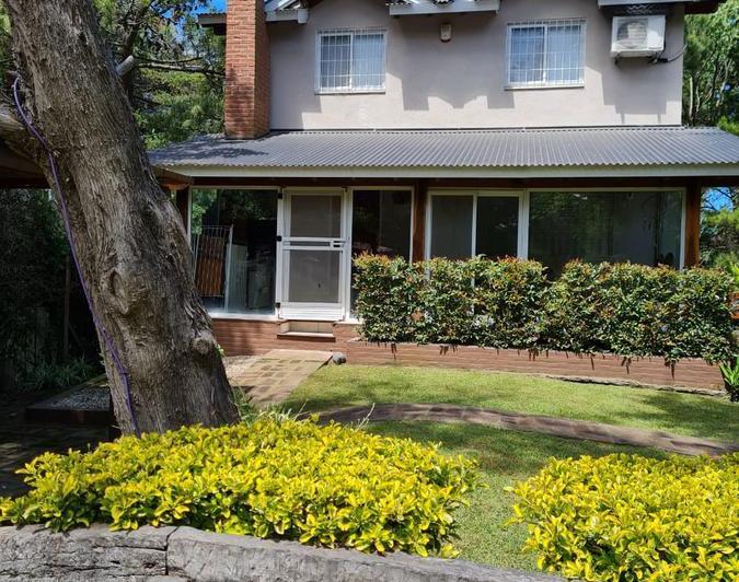 Casa · 180m² · 6 Ambientes