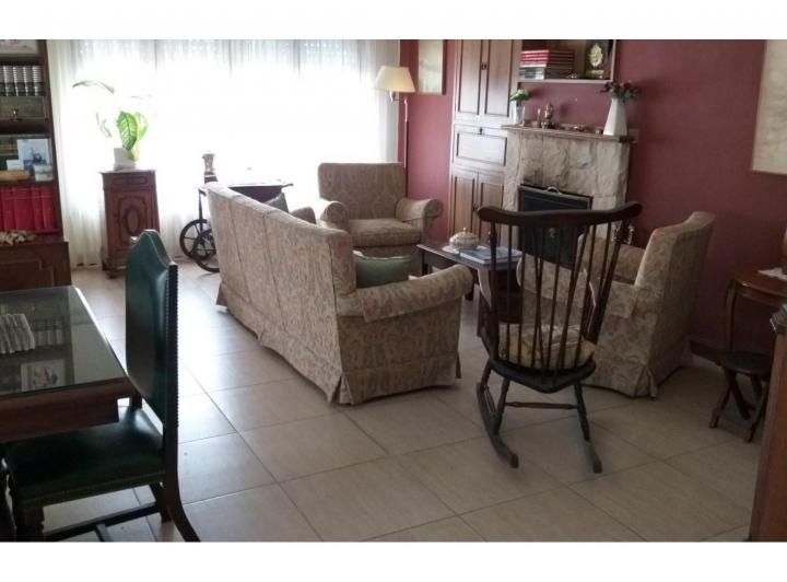 Casa · 200m² · 5 Ambientes · 3 Cocheras