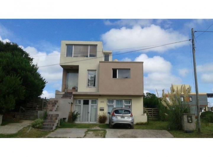 Casa · 197m² · 5 Ambientes · 1 Cochera