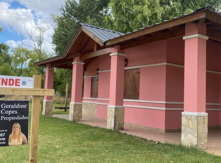Casa · 100m² · 4 Ambientes · 1 Cochera