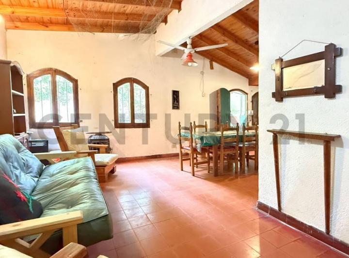 Casa · 225m² · 3 Ambientes · 2 Cocheras