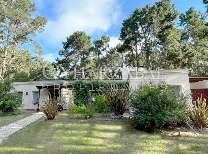Casa · 250m² · 5 Ambientes · 1 Cochera