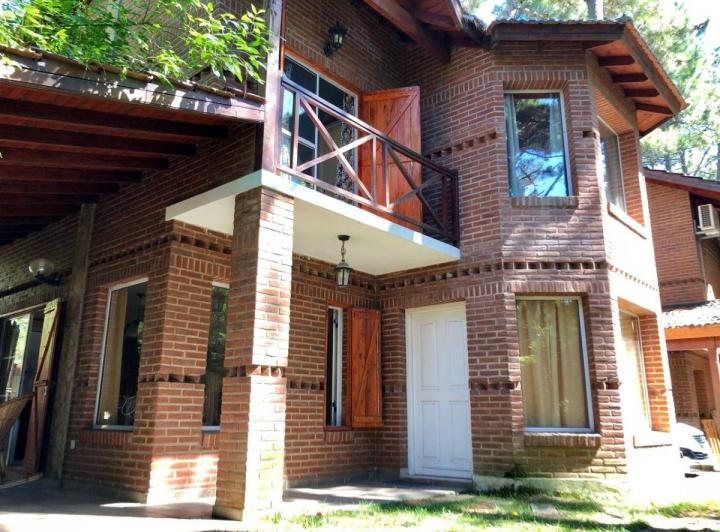 Casa · 80m² · 4 Ambientes · 1 Cochera