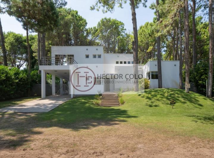Casa · 168m² · 5 Ambientes · 1 Cochera