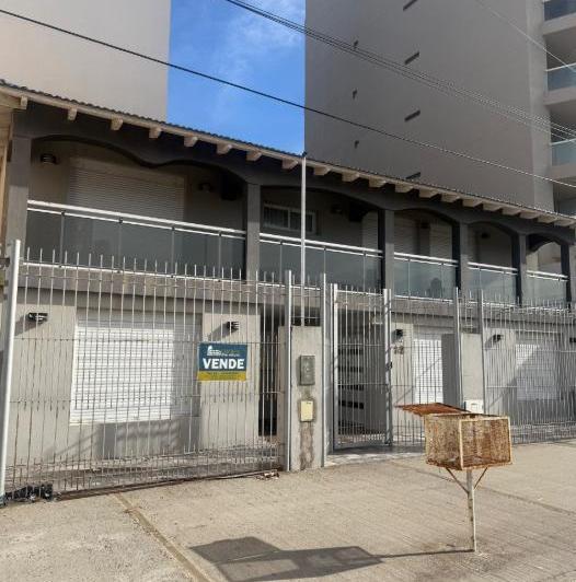 Casa · 200m² · 4 Dormitorios · 1 Cochera