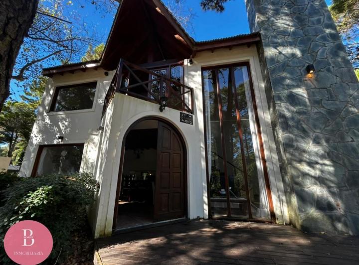 Casa · 155m² · 4 Ambientes · 1 Cochera