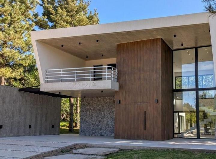 Casa · 217m² · 6 Ambientes