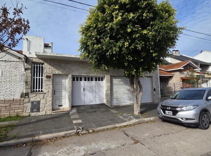 Casa · 110m² · 3 Dormitorios · 1 Cochera