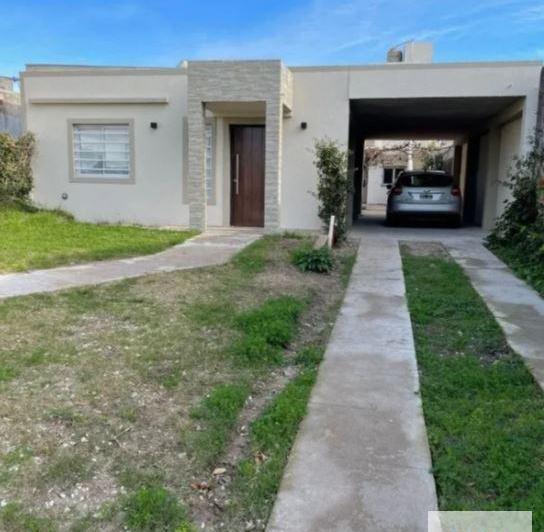 Casa · 200m² · 6 Ambientes · 2 Cocheras