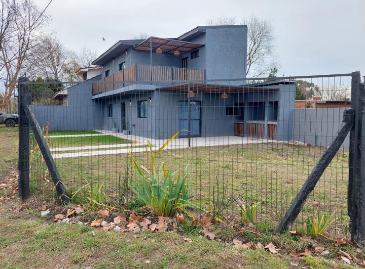 Casa · 110m² · 3 Ambientes · 1 Cochera