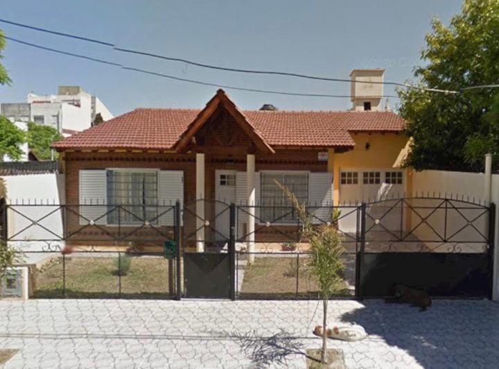 Casa · 350m² · 4 Ambientes · 1 Cochera
