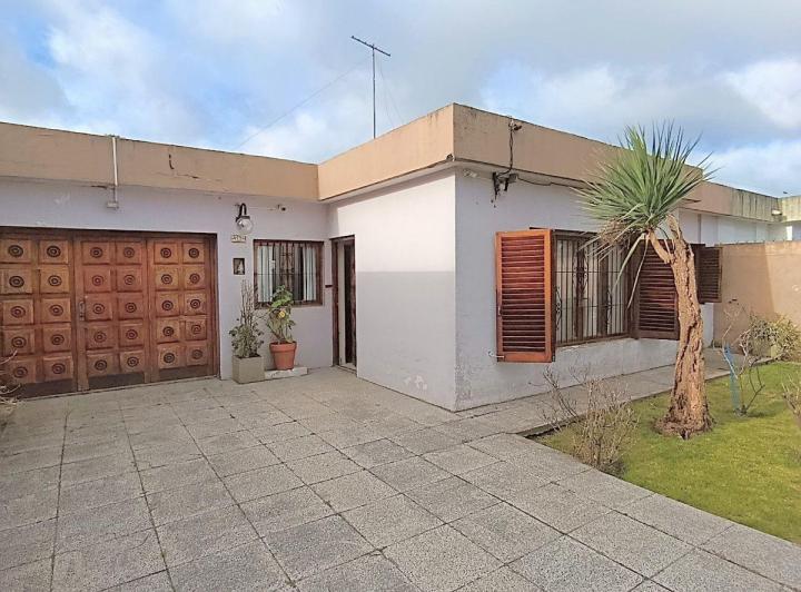 Casa · 152m² · 4 Ambientes · 2 Cocheras