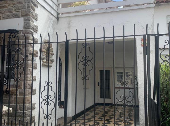 Casa · 200m² · 6 Ambientes · 1 Cochera