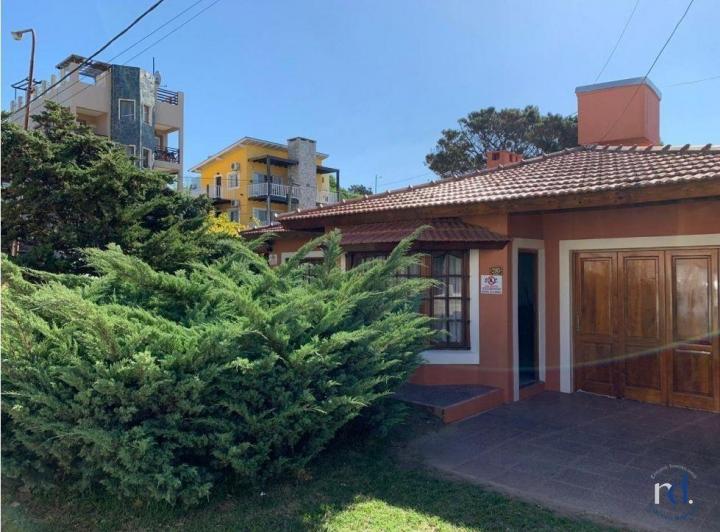 Casa · 50m² · 4 Ambientes · 1 Cochera