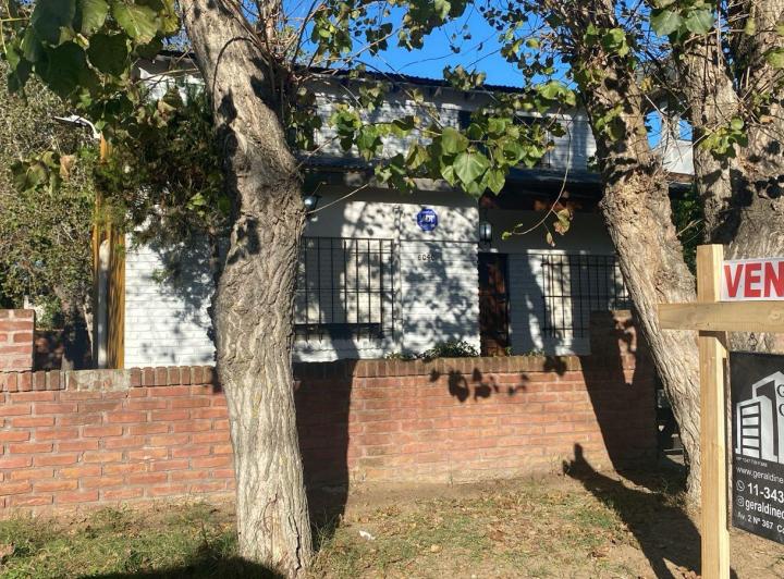 Casa · 75m² · 5 Ambientes · 1 Cochera