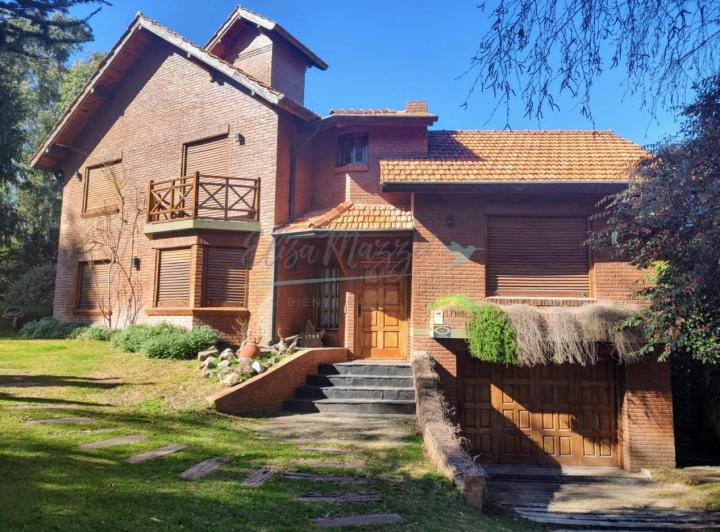 Casa · 214m² · 4 Ambientes