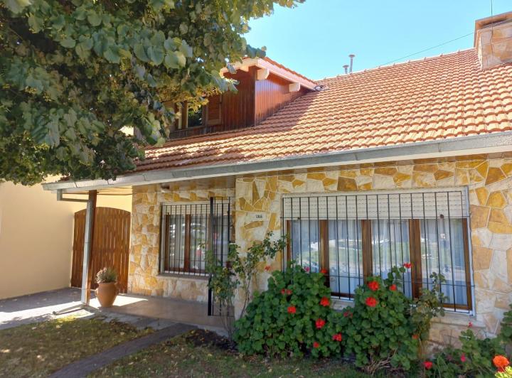 Casa · 163m² · 5 Ambientes · 1 Cochera