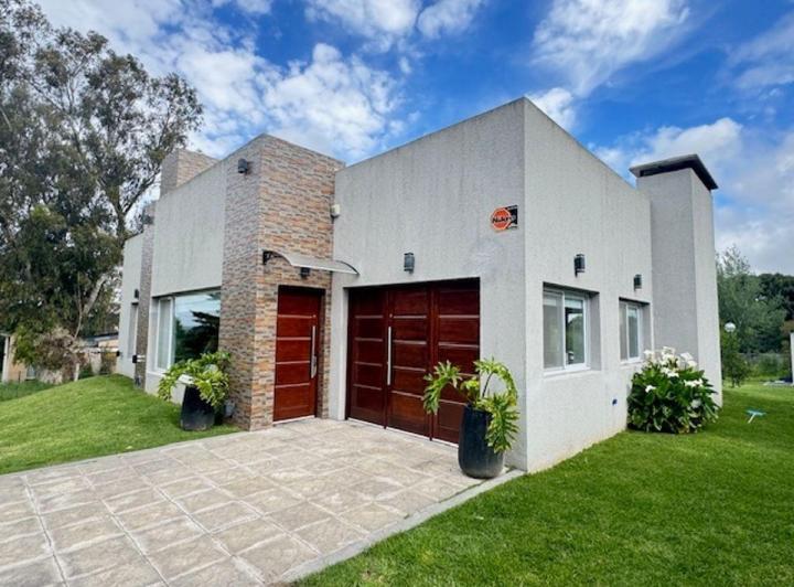 Casa · 90m² · 3 Ambientes · 1 Cochera