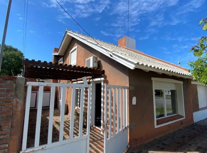 Casa · 200m² · 5 Ambientes