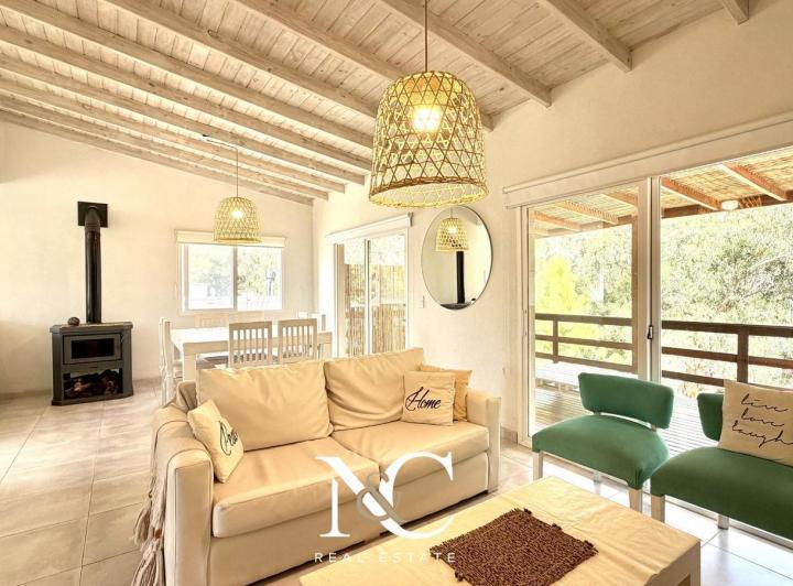 Casa · 144m² · 5 Ambientes · 1 Cochera