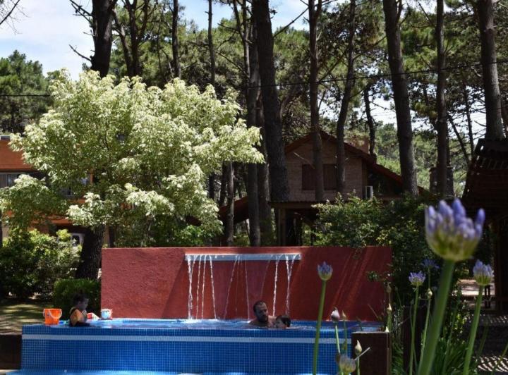 Casa · 997m² · 3 Ambientes · 10 Cocheras