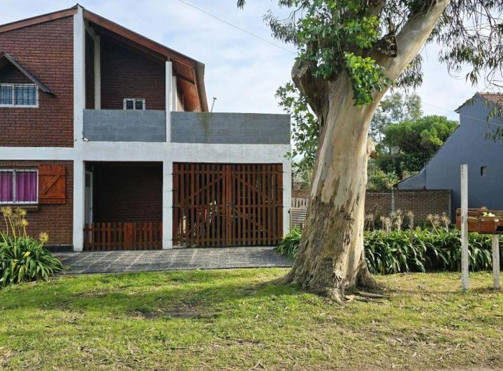 Casa · 105m² · 4 Ambientes · 1 Cochera