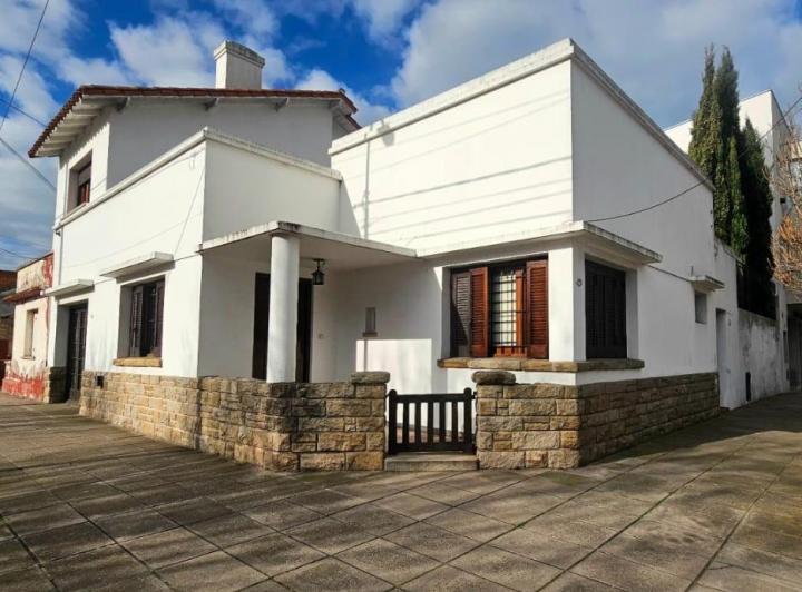 Casa · 143m² · 3 Ambientes · 1 Cochera