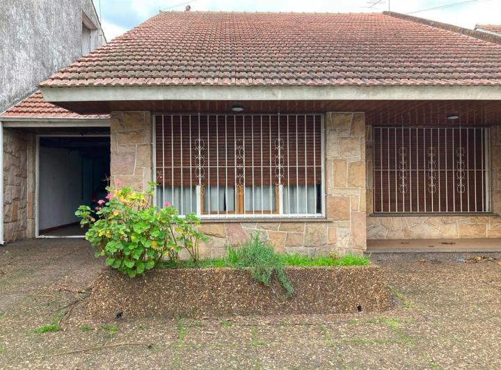 Casa · 367m² · 3 Ambientes · 1 Cochera