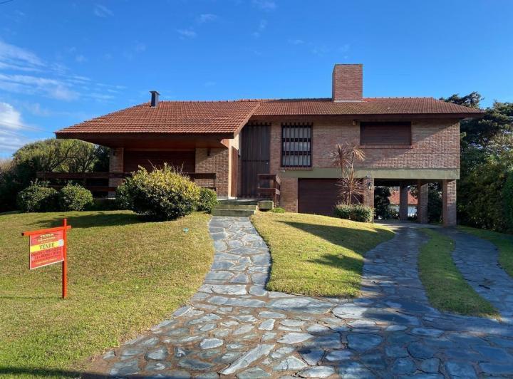 Casa · 260m² · 4 Ambientes