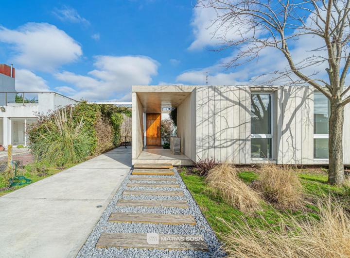 Casa · 200m² · 4 Ambientes · 3 Cocheras