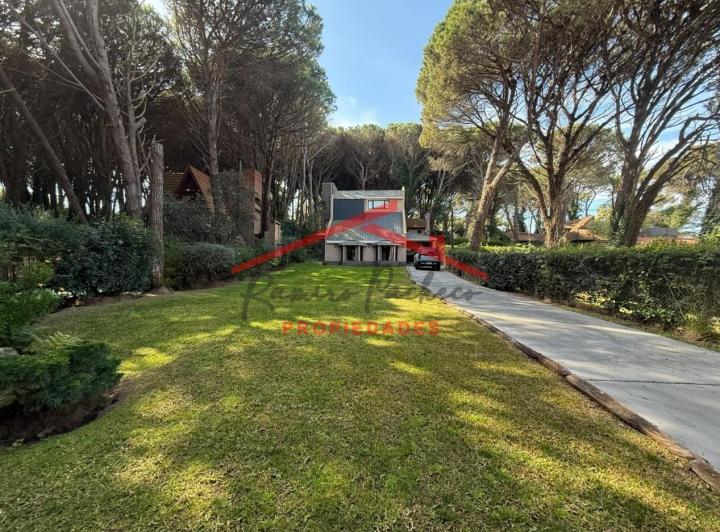 Casa · 166m² · 5 Ambientes · 1 Cochera