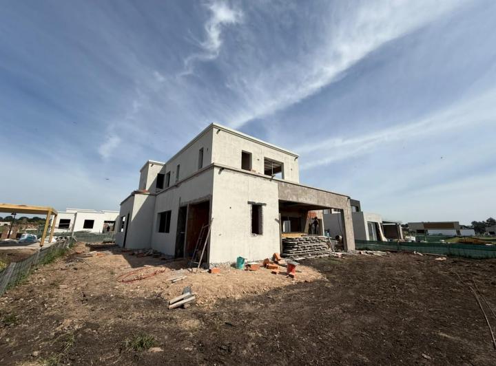 Casa · 253m² · 4 Ambientes