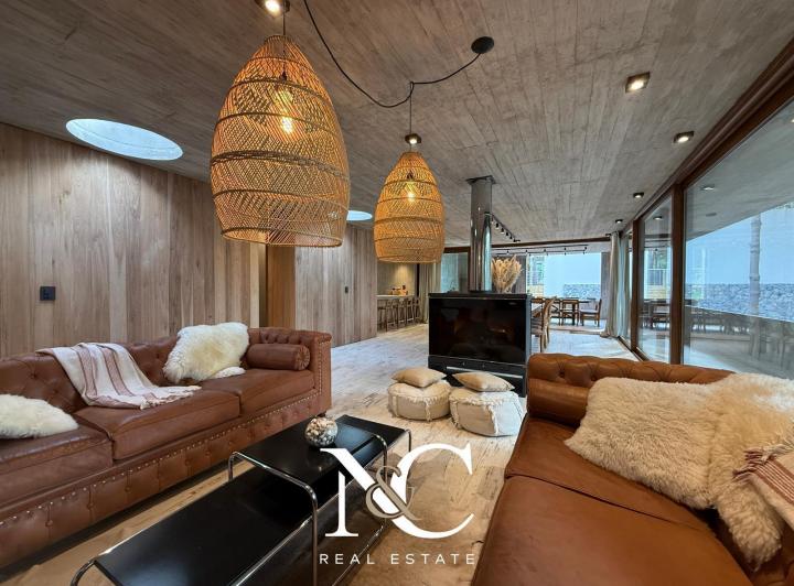 Casa · 270m² · 6 Ambientes