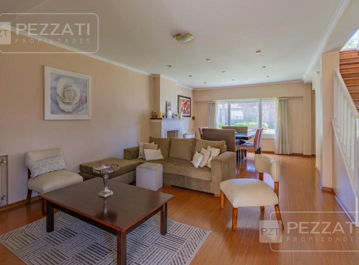 Casa · 222m² · 5 Ambientes · 3 Cocheras